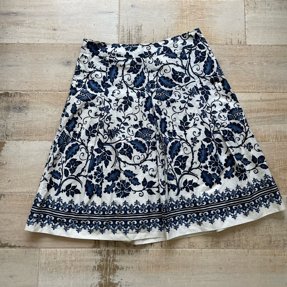 Talbots Size 8 Petites Blue and White Floral Skirt Pleated 100% Cotton A-Line